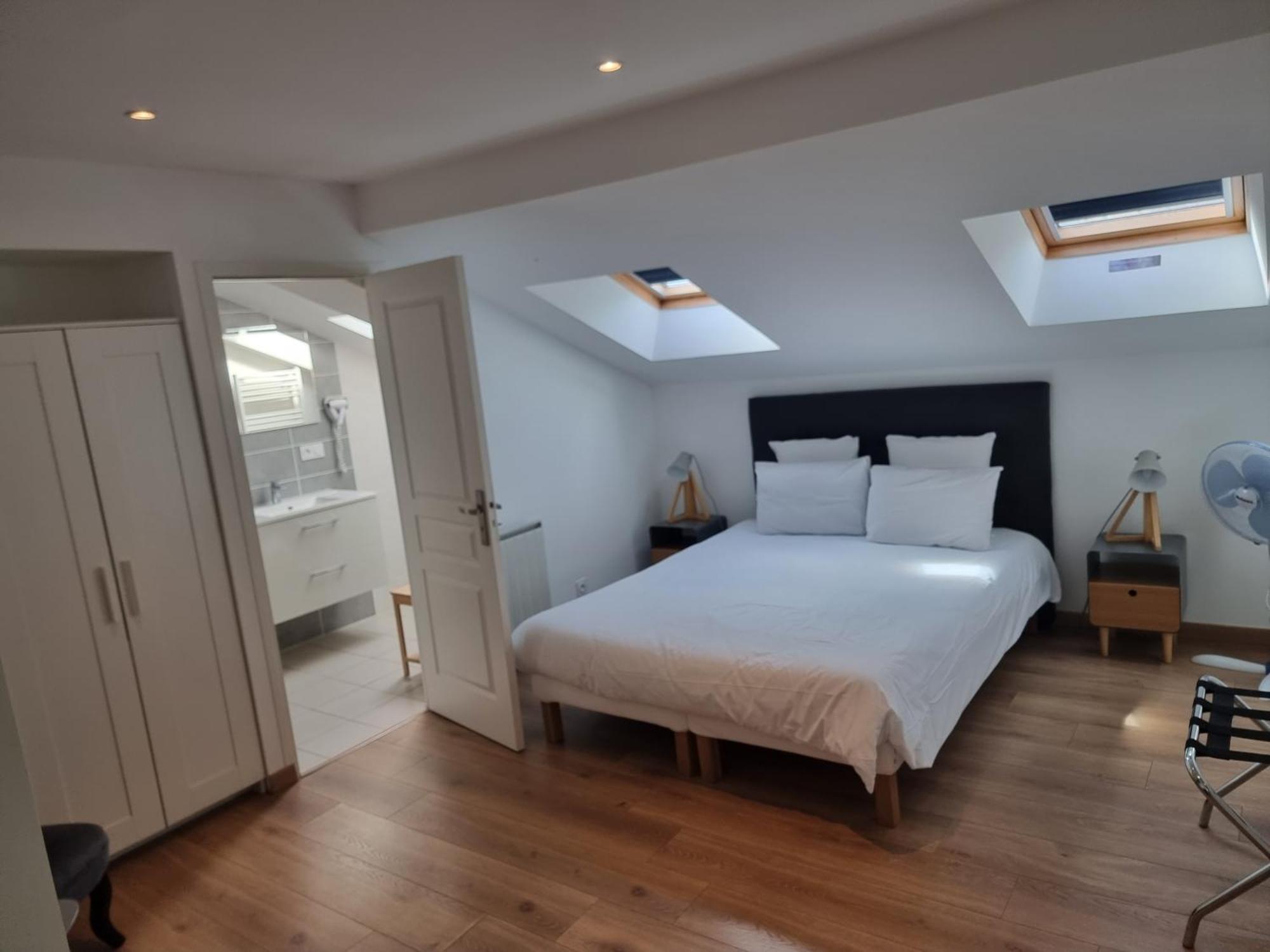 Le Castel Guesthouse Bayeux Buitenkant foto