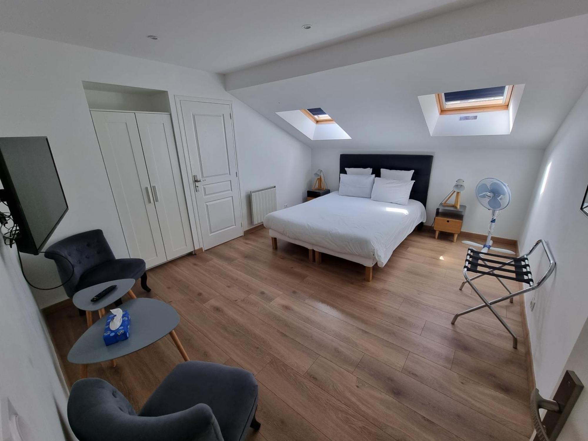 Le Castel Guesthouse Bayeux Buitenkant foto