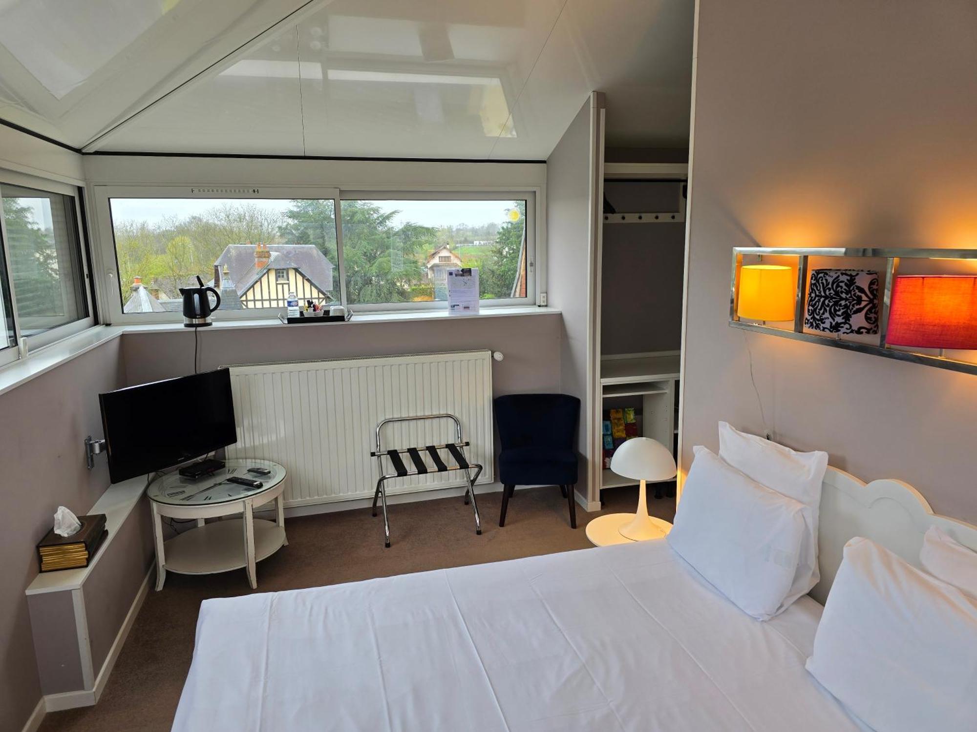Le Castel Guesthouse Bayeux Kamer foto