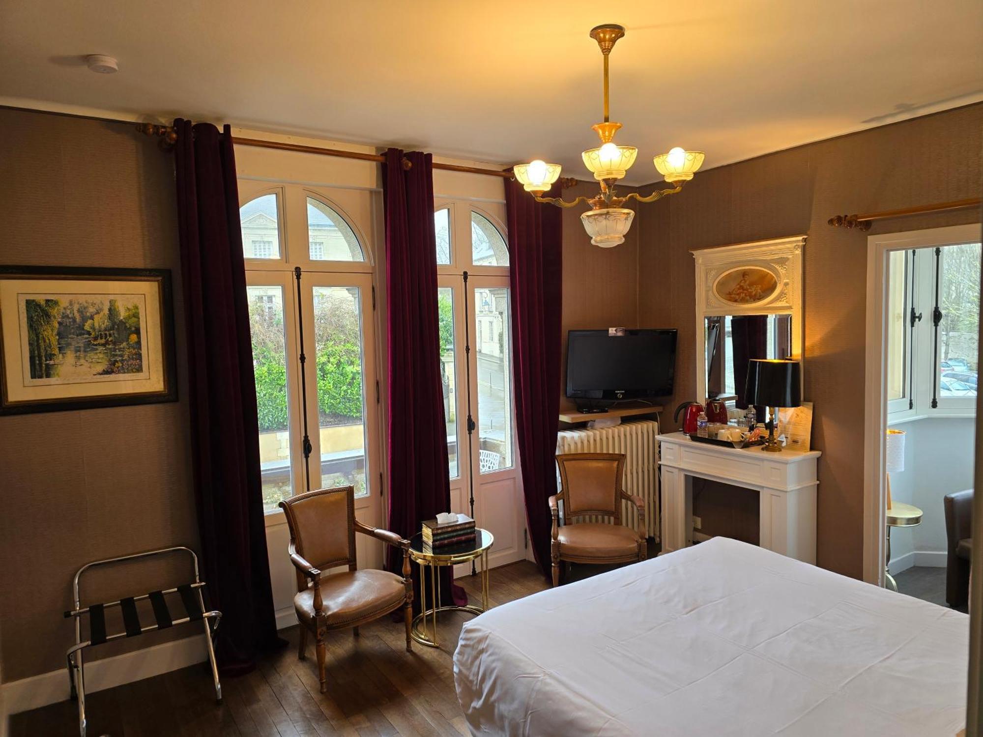 Le Castel Guesthouse Bayeux Buitenkant foto