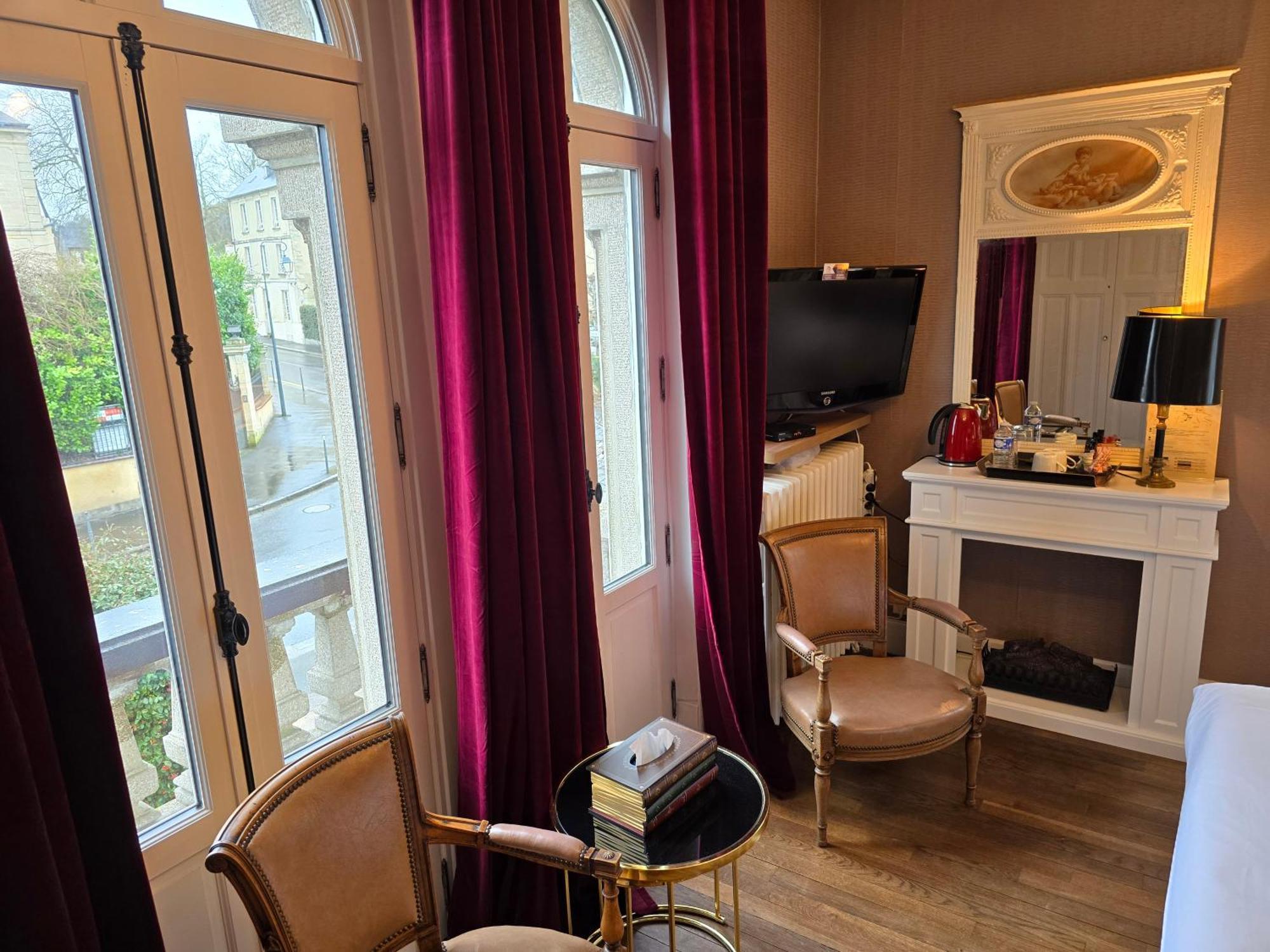Le Castel Guesthouse Bayeux Buitenkant foto